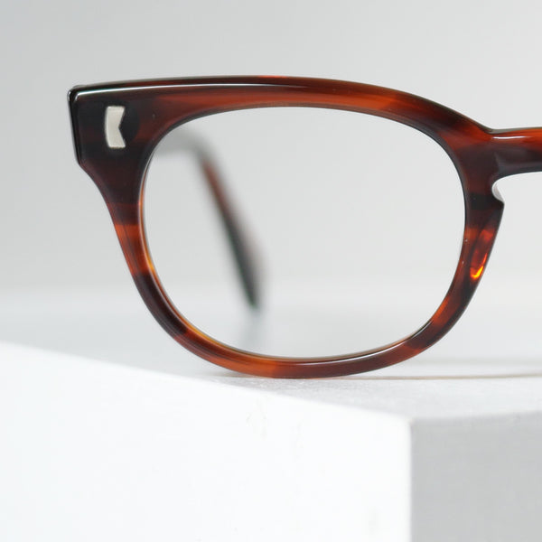 Liberty 9 PAR 48/24 アメリカ製ヴィンテージメガネ ホーンリムウェリントン型 アップ画像