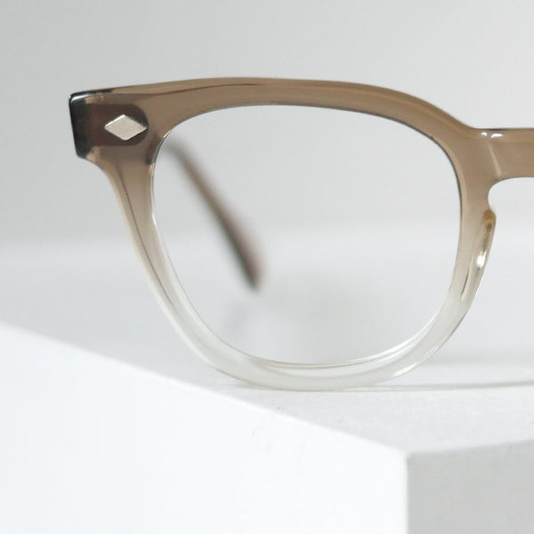 1950年代 アメリカンオプティカル Explorer ホーンリム ウェリントン ブラウンフェード デッドストック