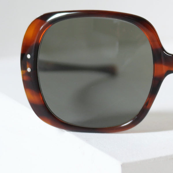 1950〜60年代ヴィンテージ American Optical SULTRY サングラス デミアンバー×グレーレンズ デッドストック 55/22 USA製