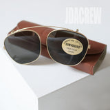 American Optical SUNVOUGES クリップオン サングラス 52mm。1950〜60年代製、グレーレンズ＆ゴールドメタルフレームのデッドストック品。