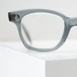 1960年代製アメリカンオプティカル（American Optical）Z87セーフティーグラス（スモークグレー）の正面アップ写真