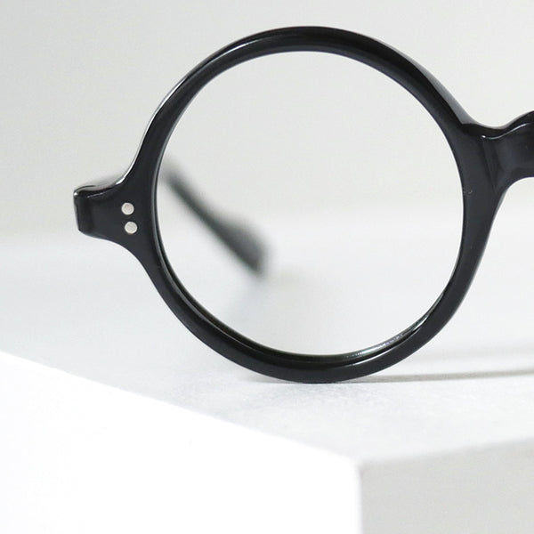 フランス製ヴィンテージラウンドフレームの美しいラインとザイル生地のアップ写真