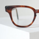 1970年代製タートオプティカル（TART OPTICAL）レジェンシーライン BRYAN ブライアン（アンバー・デッドストック）の正面アップ画像