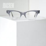 タートオプティカル Regency Eyewear カウントダウン 44/20。グレーフェードのホーンリム型ウェリントンフレーム。ゲイリー・オールドマン着用、1970年代ヴィンテージのデッドストック眼鏡。