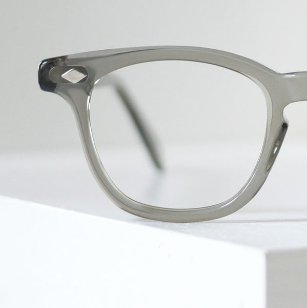 【American Optical】アメリカンオプティカル USS ダイヤ ホーンリム・スモークグレー 44/22 ヴィンテージ